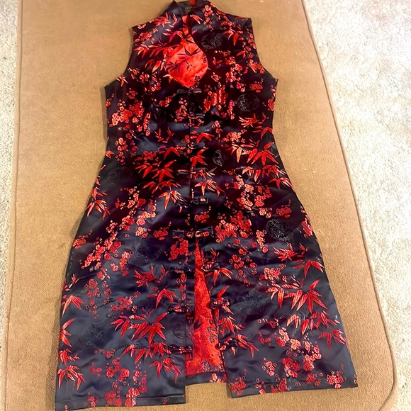COPY - Red and Black cheongsam dress hands made 100% Silk - Picture 1 of 5
